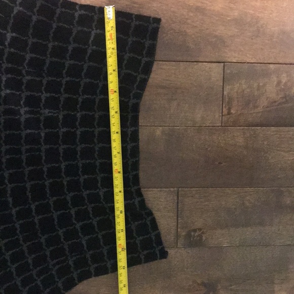 Black and grey patterned skirt - Picture 4 of 4